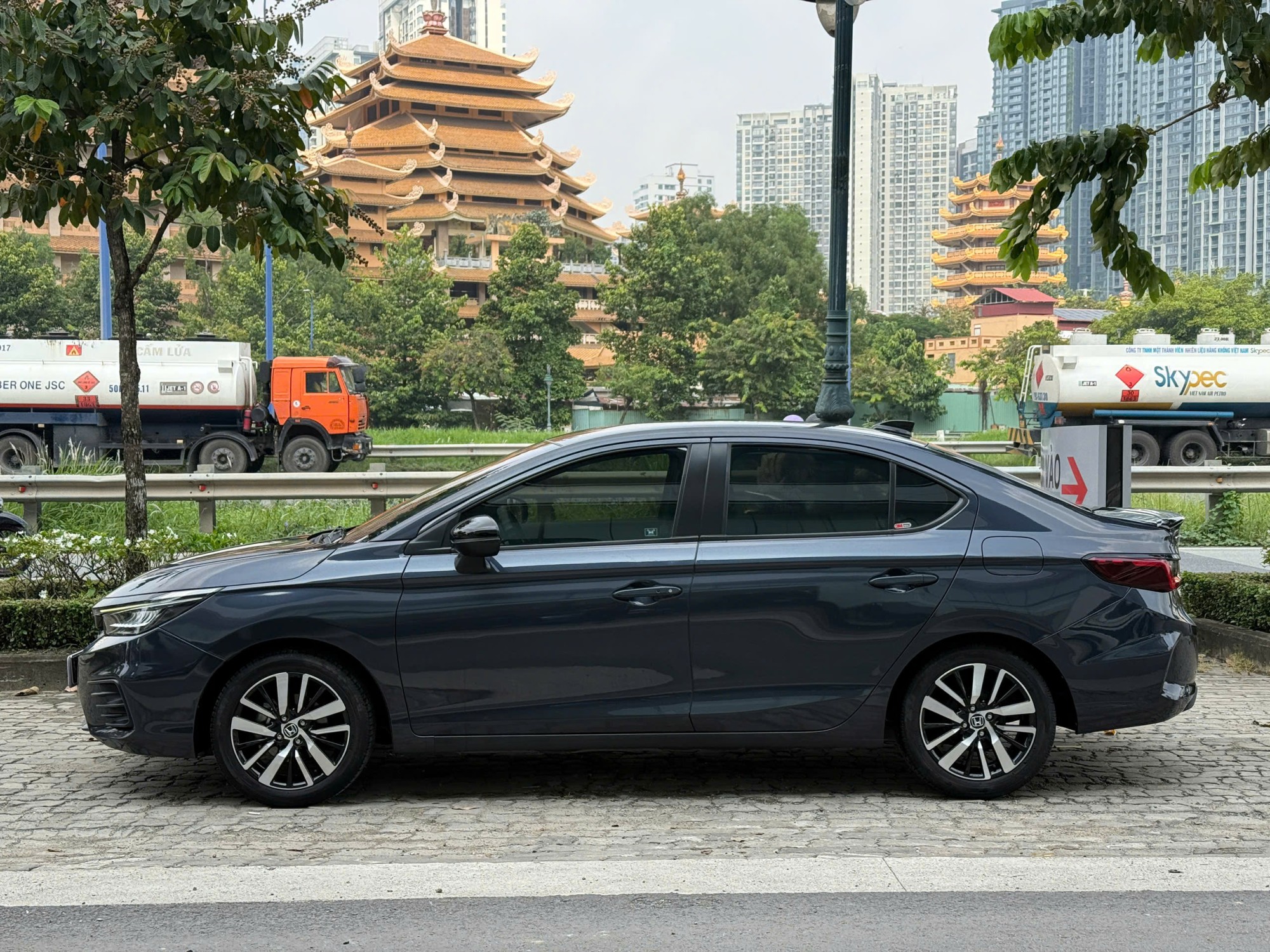 Xe Honda City RS 2022 Màu xám đã qua sử dụng tại Đại lý Honda Ô tô Quận 2